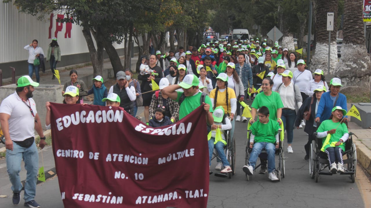 Brinda CEDH acompañamiento a la marcha organizada por personas con