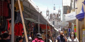 Capacitan a comerciantes de la Feria de los Angelitos de Tulancingo