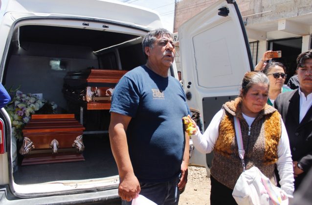 Despiden a Guadalupe y Josel&iacute;n, v&iacute;ctimas de triple feminicidio