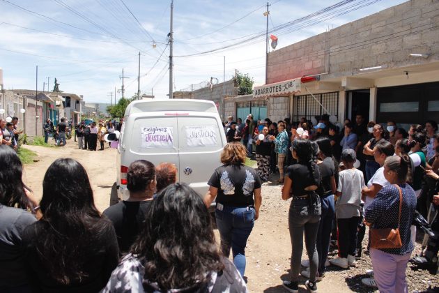 Despiden a Guadalupe y Josel&iacute;n, v&iacute;ctimas de triple feminicidio