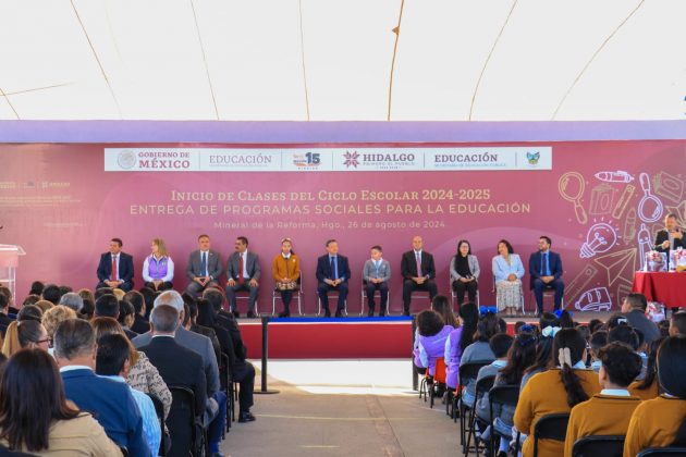 Arranca distribuci&oacute;n de 500 mil &uacute;tiles escolares y uniformes en Hidalgo