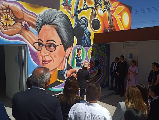 Plasman la equidad y la justicia en murales del Congreso estatal