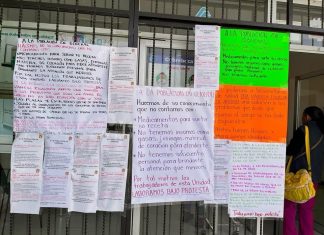 Protesta personal médico en Mixquiahuala por falta de insumos