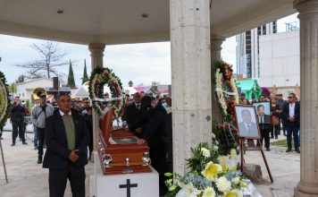 Familiares y agentes despiden a Paulino