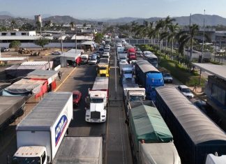 Anuncian transportistas bloqueo de vialidades federales en demanda de seguridad