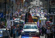Asisten más de 8 mil personas al primer Magno Viacrucis en Tulancingo