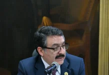 Analiza Congreso instituir galardón para empresarios ejemplares