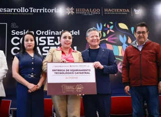 Entrega gobierno estatal equipo y cartografía catastral a 83 municipios