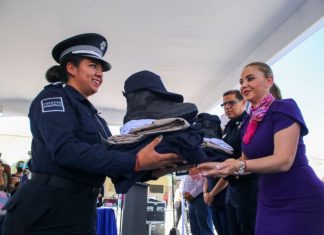 Paola Angon anuncia incremento salarial a policías de San Pedro Cholula