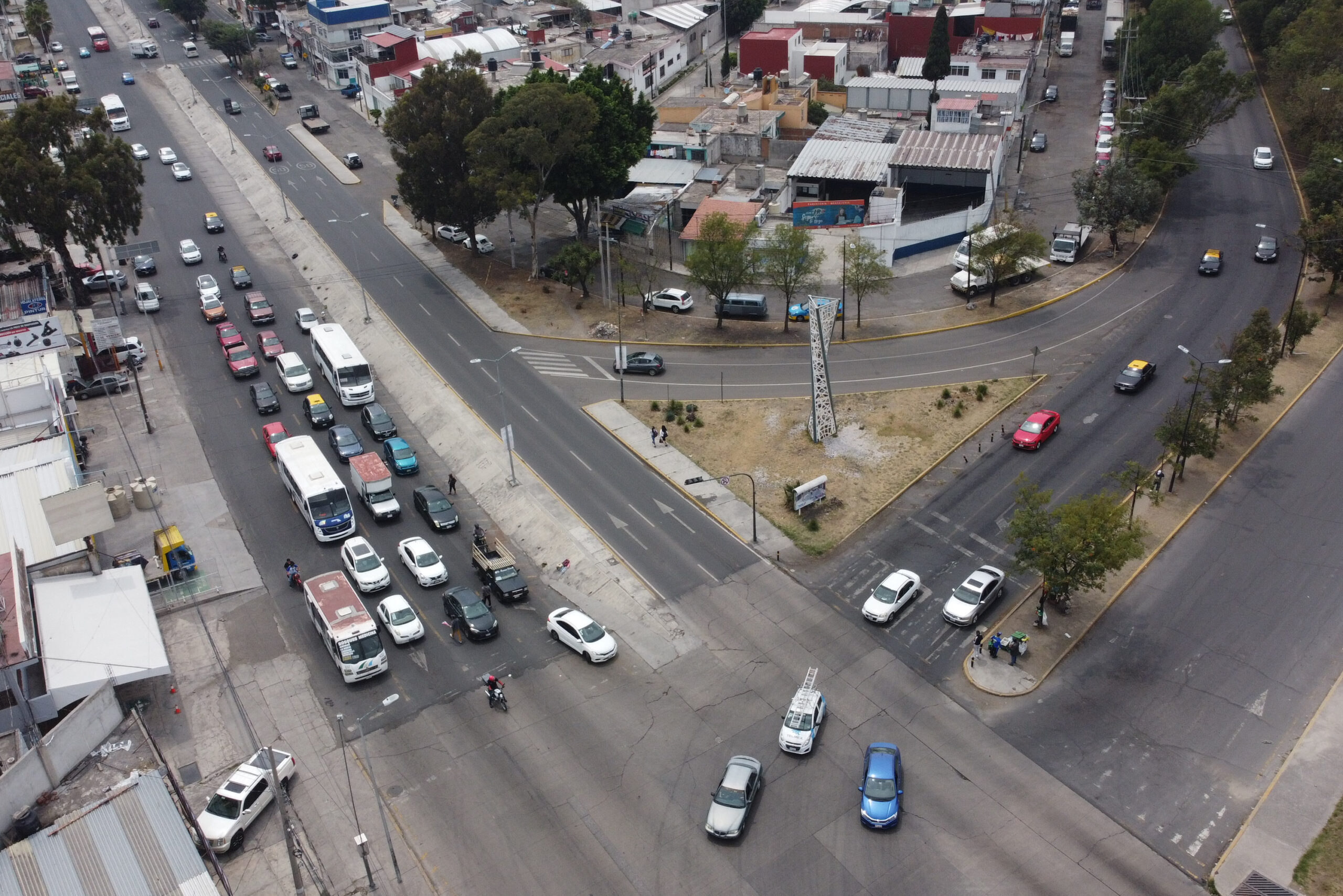 Habilitan paso provisional en el entronque de Amalucan