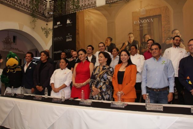 Casona María celebra el sabor tradicional de los Chiles en Nogad