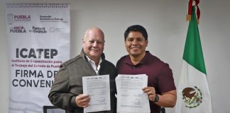 Firma Omar Muñoz convenio de colaboración con el ICATEP