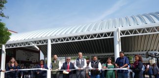 Entrega Pepe Chedraui techado escolar en la Secundaria General No. 13 Ignacio Manuel Altamirano