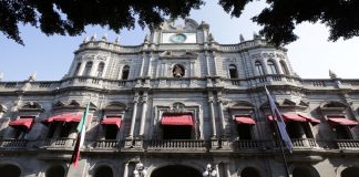 Reafirmando el compromiso del presidente municipal, Pepe Chedraui Budib, con la transparencia y la rendición de cuentas, el Gobierno de la Ciudad dio cumplimiento a la Publicación de las Obligaciones de Transparencia, durante el procedimiento de Verificación a la Publicación de las Obligaciones de Transparencia 2025, que realizó el Instituto de Transparencia, Acceso a la Información y Protección de Datos Personales del Estado de Puebla (ITAIPUE). De los 168 sujetos obligados evaluados, de los cuales 104 fueron ayuntamientos, el de Puebla fue el único Ayuntamiento que dio cumplimiento durante la primera fase. El periodo evaluado, coincide con los primeros 100 días del Gobierno de la Ciudad; es decir, el último trimestre del 2024, periodo en el cual se dio cumplimiento a lo establecido en Ley de Transparencia y Acceso a la Información Pública del Estado de Puebla, relativo a la publicación de información en la Plataforma Nacional de Transparencia (PNT). Acatando la instrucción del alcalde Pepe Chedraui de posicionar al municipio de Puebla como un referente en materia de transparencia y rendición de cuentas, este cumplimiento fue resultado del trabajo en equipo de la Coordinación General de Transparencia y Municipio Abierto, encabezada por su Titular, Laura Elizabeth García González, y los enlaces de cada una de las Secretarias y Entidades del Ayuntamiento. De esta manera, el Gobierno de la Ciudad reafirma su compromiso con la ciudadanía respecto al uso eficiente de recursos públicos, la máxima publicidad de la información y el fomento de la cultura de la transparencia.