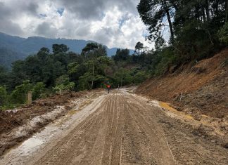 Gobierno de Puebla libera caminos en Xicotepec y La Ceiba; continúa apoyo en la Sierra Norte
