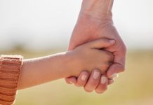 Luego de tres años, poblana recupera a sus hijas; FGE investiga a cuatro por violencia vicaria