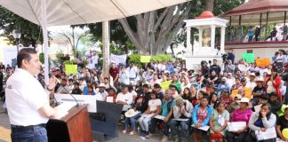 Gobierno de Puebla instala 35 biodigestores en Tepexi y entrega 120 becas a estudiantes