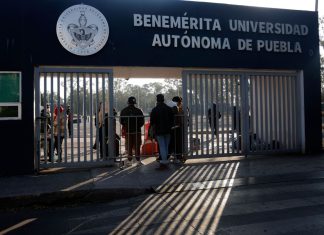 Detienen a estudiante que amenazó a compañeros en la BUAP; FGE y SSP evitan posible ataque Detienen a estudiante que amenazó a compañeros en la BUAP; FGE y SSP evitan posible ataque