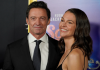 Hugh Jackman y Sutton Foster debutan como pareja en alfombra roja
