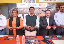 Firma Omar Muñoz convenio de colaboración con la cadena Oxxo para la instalación de “Arcos Naranja”