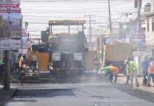 Tras 30 años de abandono, gobierno estatal pavimenta 105 calles al norte de Puebla