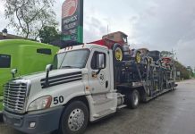 Sustraen nodriza con 10 vehículos clásicos en la Puebla–Orizaba; la localizan en Tecamachalco