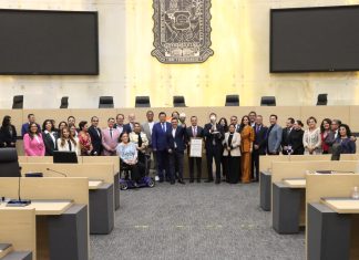 Reconocen en el Congreso al presidente de Cruz Azul, el actual campeón del futbol mexicano