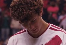 Fabio Gruber se roba la noche en el Cuauhtémoc con gesto hacia un niño durante Perú vs España