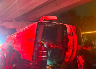 Nueve estudiantes del Tecnológico de Tepexi resultaron lesionados tras accidente en la México-Puebla