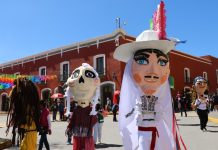 Huamantla estalló en color: Bulla titiritera celebra el 40 Festival Rosete Aranda