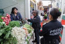 Policía de Chiautempan realiza acciones de proximidad social en el Mercado Hidalgo