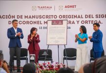 Recibe Gobierno manuscrito original del siglo XIX sobre la erección del estado