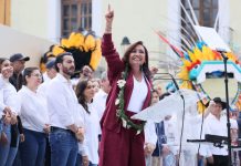Lorena Cuéllar encabeza caminata por la Soberanía Nacional