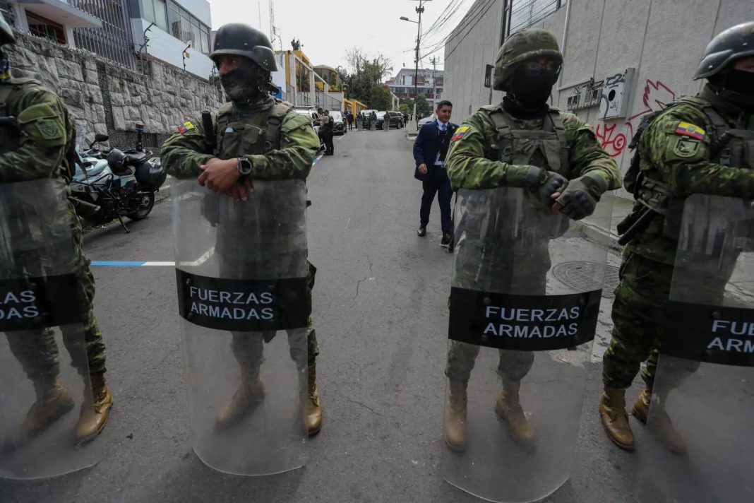 fuerzas-armadas-vigilan-las-calles-de-ecuador
