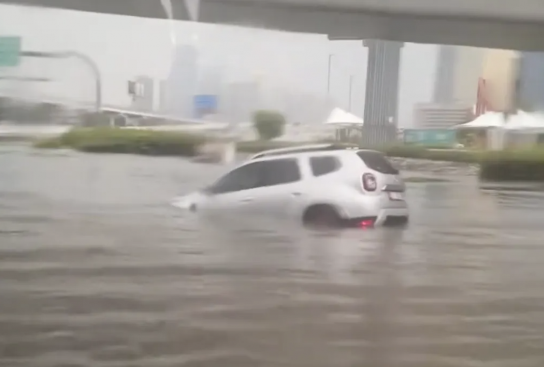 Los videos más impresionantes de las inundaciones en Dubai