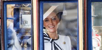 Kate Middleton reaparece en público mientras sigue su lucha contra el cáncer