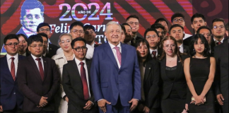AMLO Celebra Graduación Histórica de Ingenieros Ferroviarios
