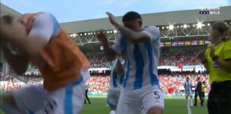 Escándalo en los Juegos Olímpicos: Petardos irrumpen partido de fútbol