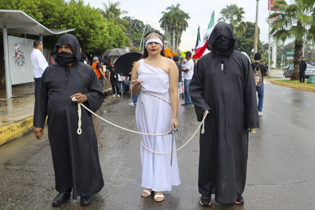 El Poder Judicial protesta en la frontera sur de México contra la reforma del Gobierno