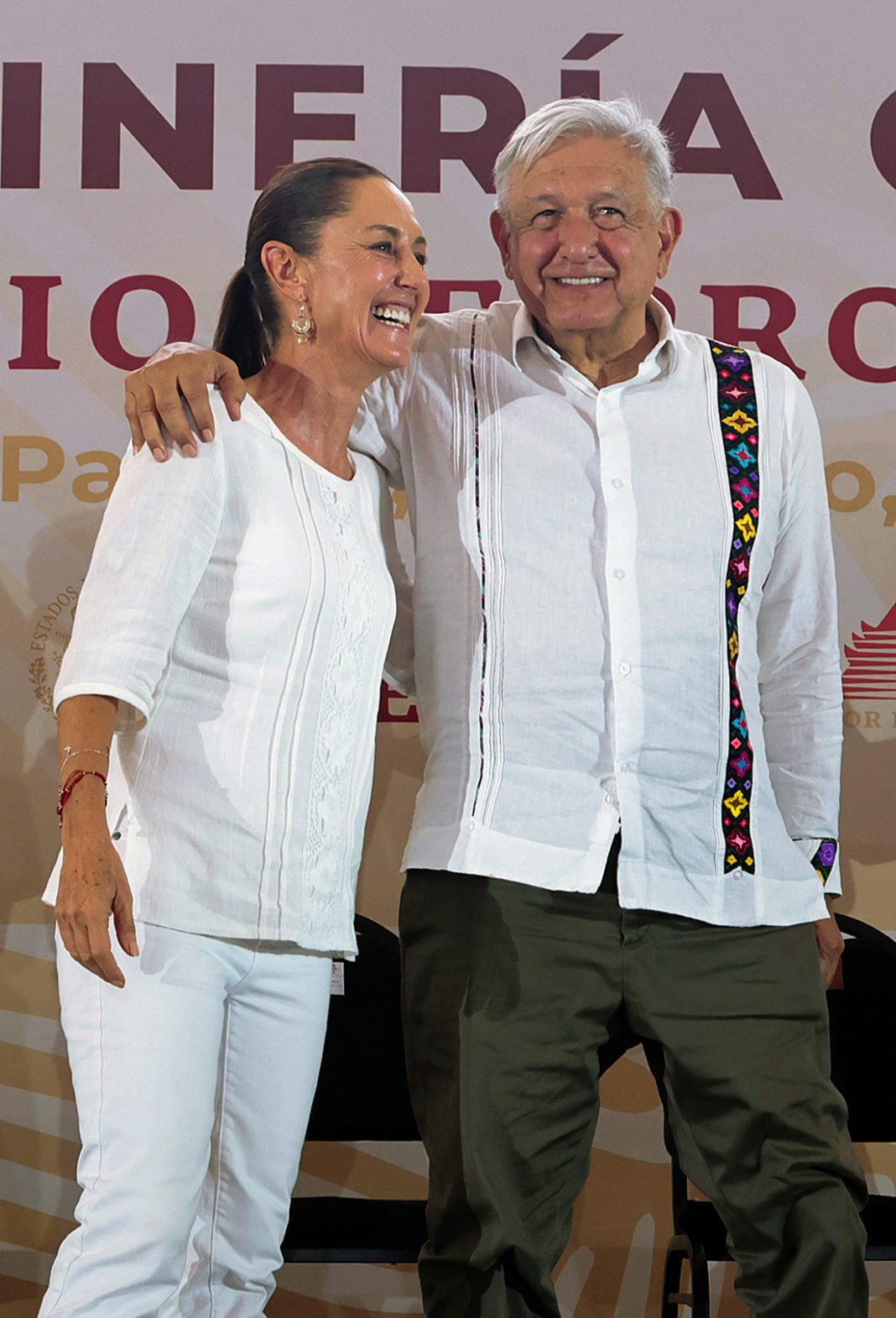Obrador y Sheinbaum refuerzan soberanía en energías fósiles