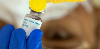 Médicos Sin Fronteras pide a países sin brotes de mpox que donen sus vacunas a África