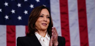 Campaña de Harris crea canal en WhatsApp para llegar a votantes latinos