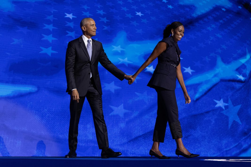 Michelle y Barack Obama muestran su apoyo a Kamala Harris