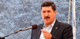 Javier Corral logra amparo y denuncia a gobernadora de Chihuahua
