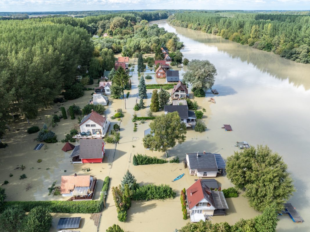 Hungary braces for floods amid Danube's rising water levels