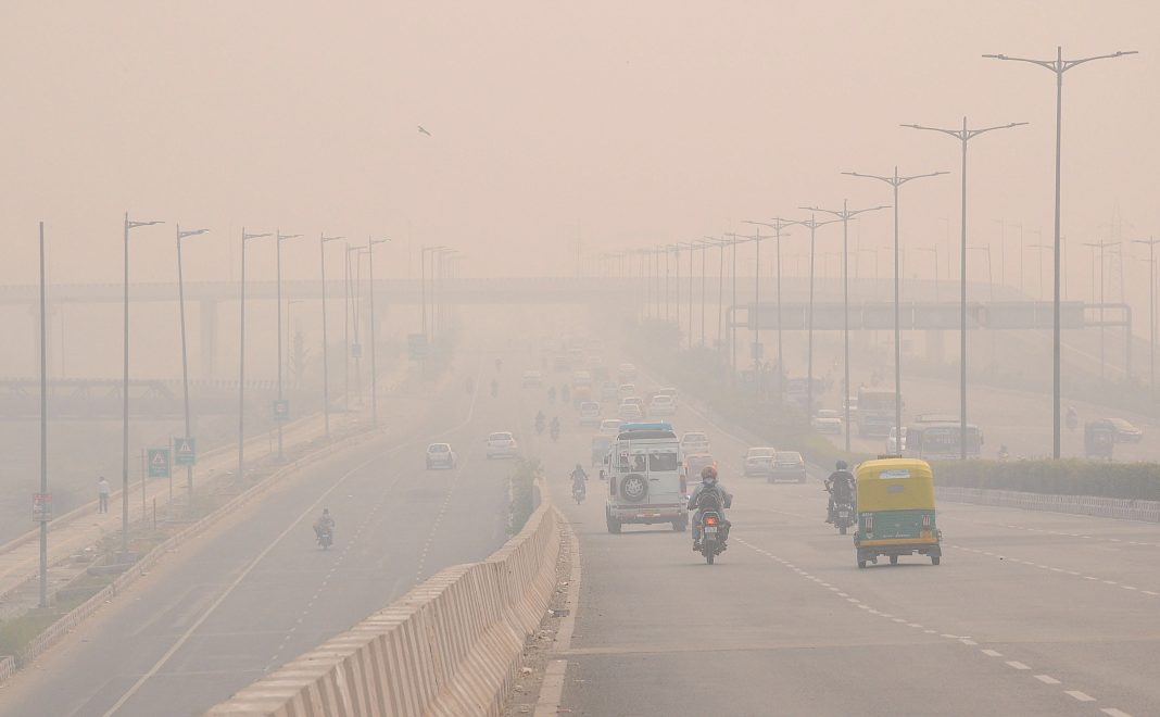 Nueva Delhi sopesa utilizar 'lluvia artificial' para frenar la contaminación