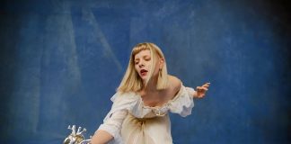 AURORA alza la voz en apoyo a la comunidad transgénero de Estados Unidos AURORA se solidariza con la comunidad trans de Estados Unidos tras las políticas de Donald Trump que restringen derechos fundamentales.