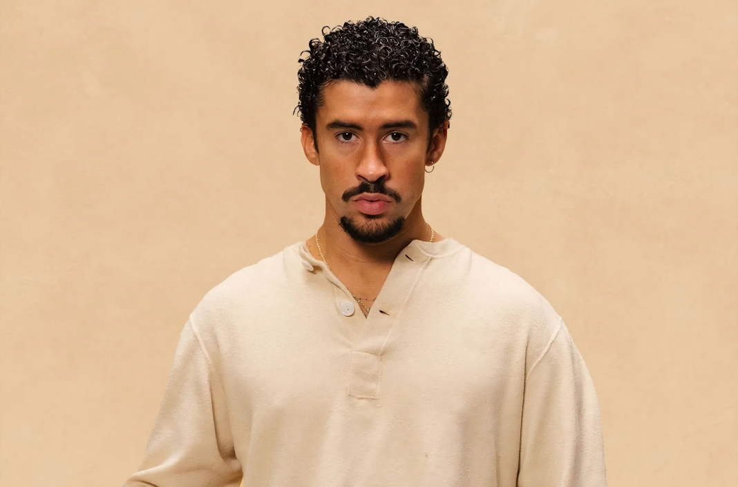 Bad Bunny mantiene su reinado en el Billboard 200 con Debí Tirar Más Fotos