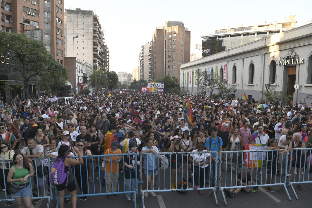 Decenas de miles de argentinos dicen