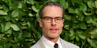 Guy Pearce critica su actuación en Memento: “Soy terrible en esa película” Guy Pearce ha sorprendido a sus seguidores al confesar que odia su actuación en Memento (2000), el thriller de Christopher Nolan.